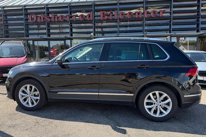 Sort VW Tiguan fra 2017