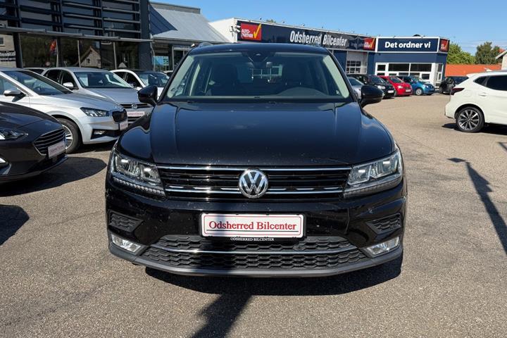 Sort VW Tiguan fra 2017
