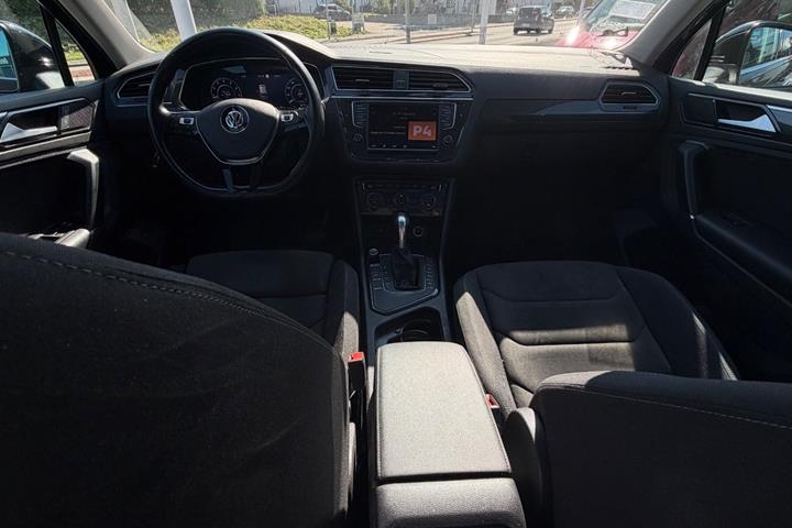 Sort VW Tiguan fra 2017
