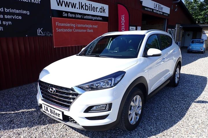 Hvid Hyundai Tucson fra 2019 set udefra