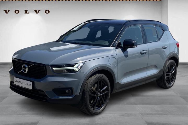 Grå Volvo XC40 fra 2021