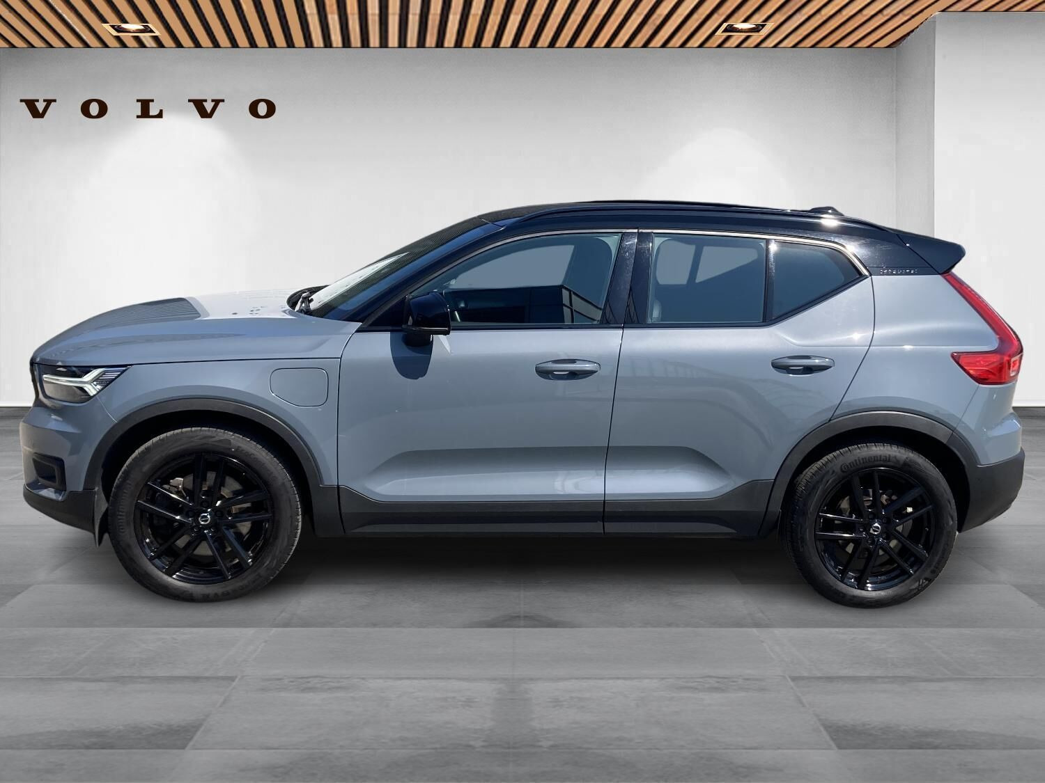 Grå Volvo XC40 fra 2021