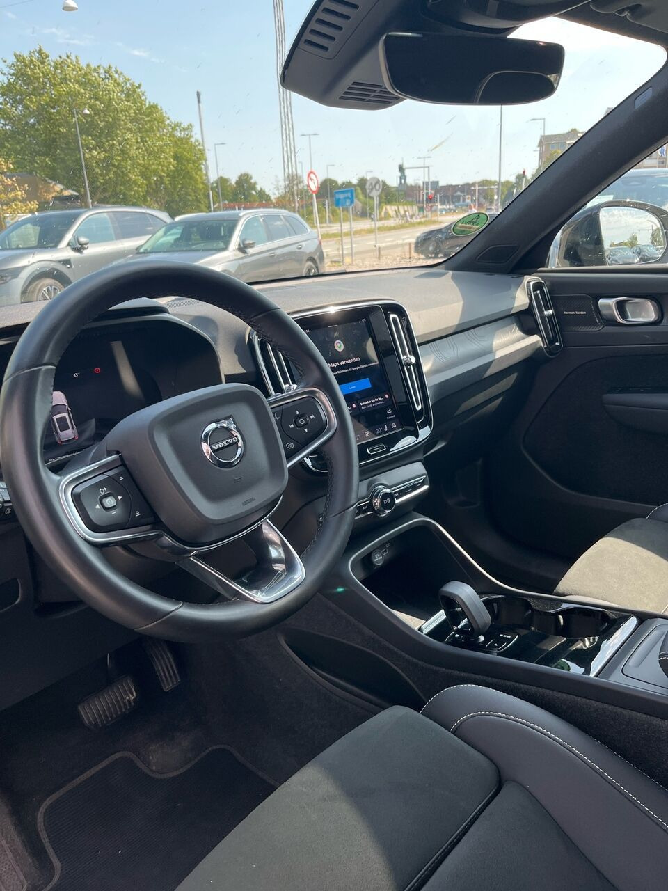 Grøn Volvo XC40 fra 2023
