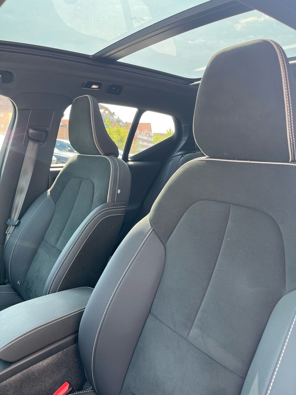 Grøn Volvo XC40 fra 2023