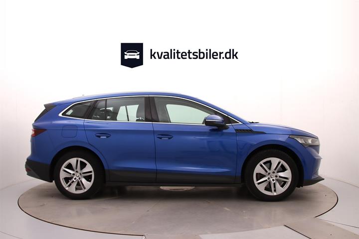 Blå Skoda Enyaq fra 2021