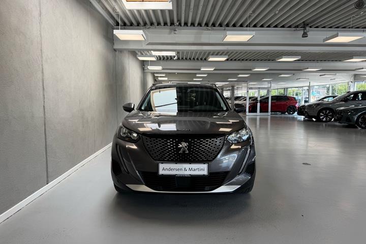 Grå Peugeot 2008 fra 2020