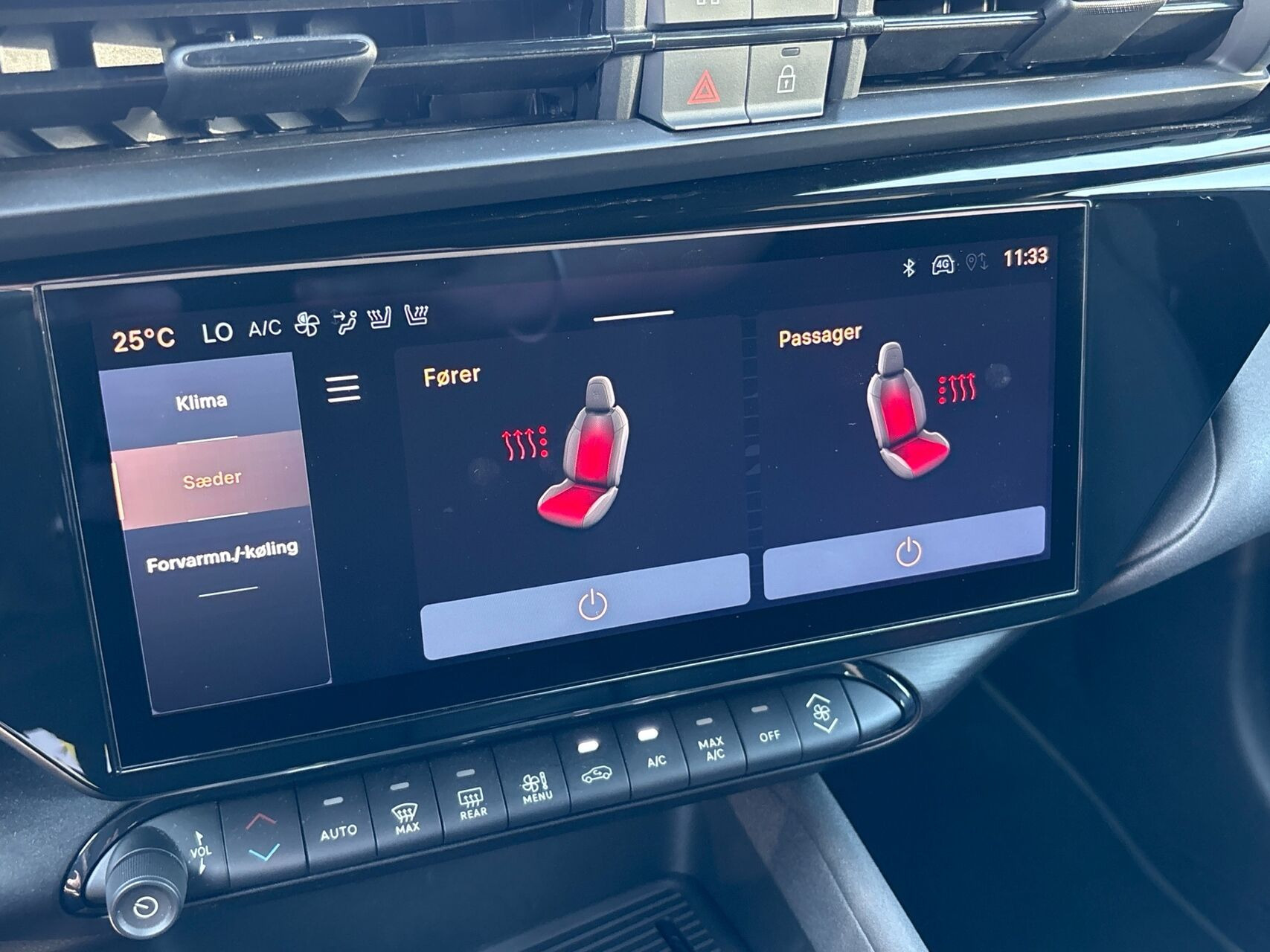 Grå Alfa Romeo Junior fra 2025