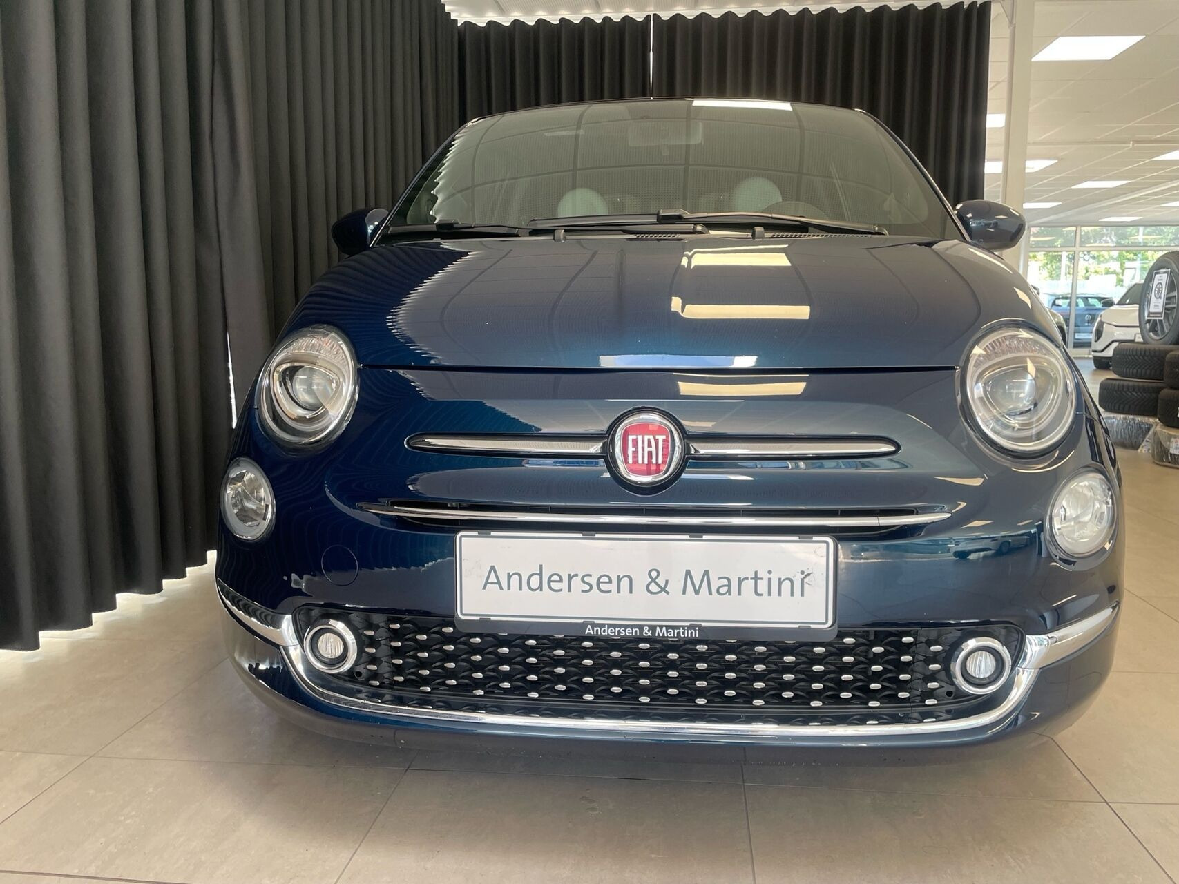 Blå Fiat 500 fra 2021