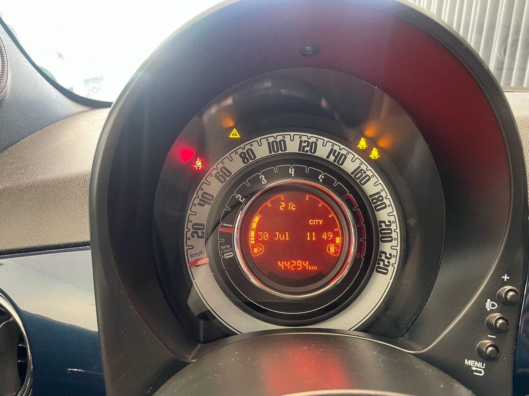 Blå Fiat 500 fra 2021