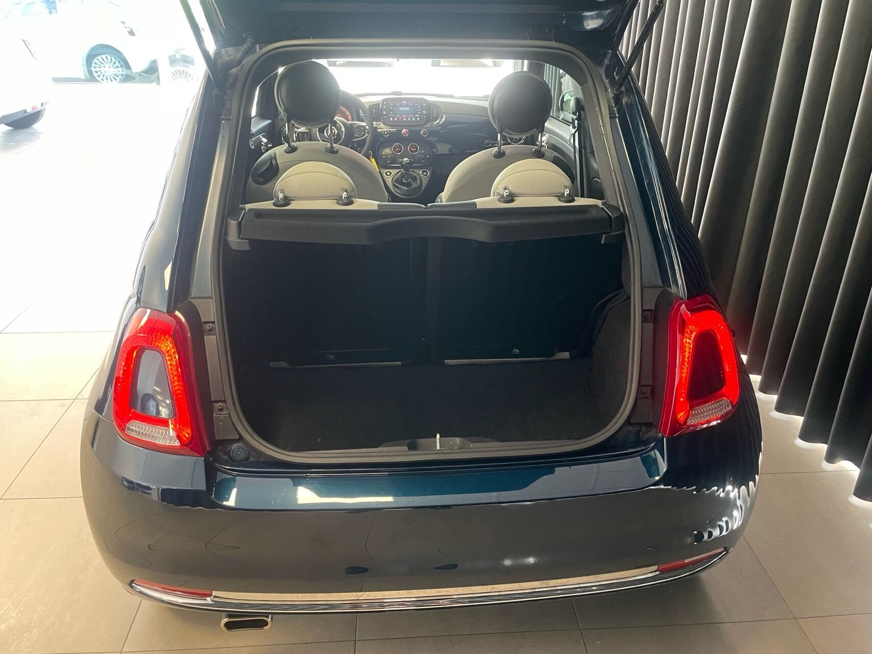 Blå Fiat 500 fra 2021