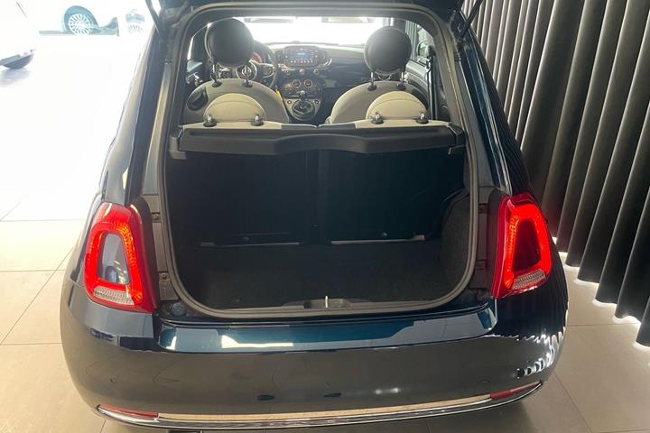 Blå Fiat 500 fra 2021