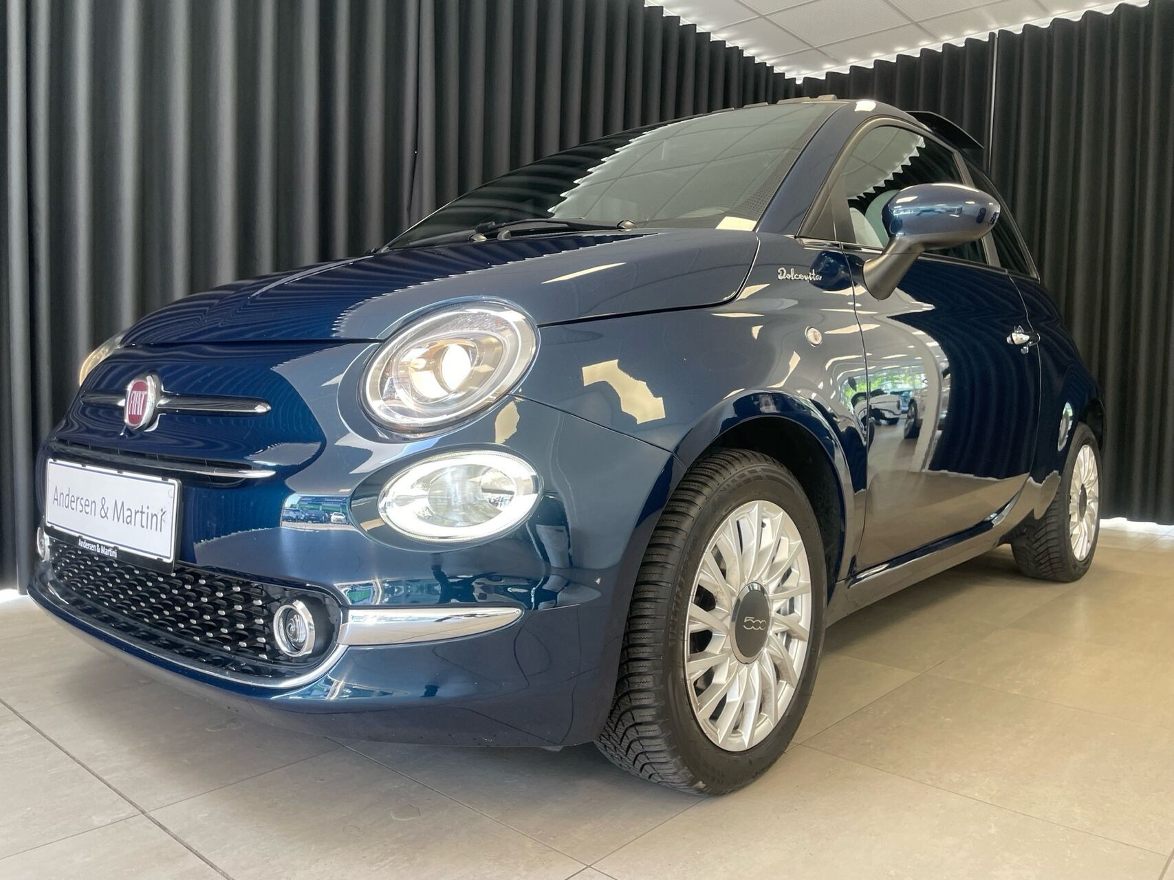 Blå Fiat 500 fra 2021