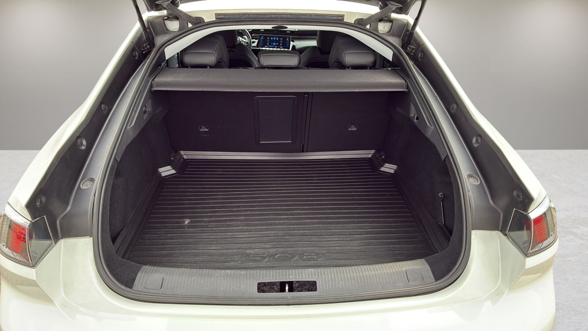 Hvid Peugeot 508 fra 2019