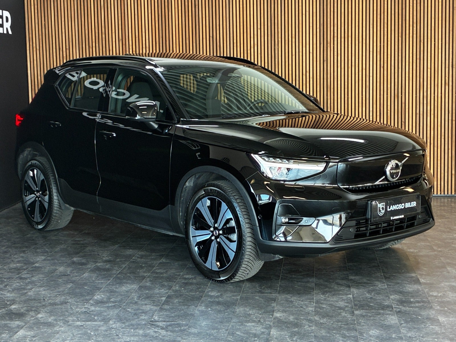 Sort Volvo XC40 fra 2023