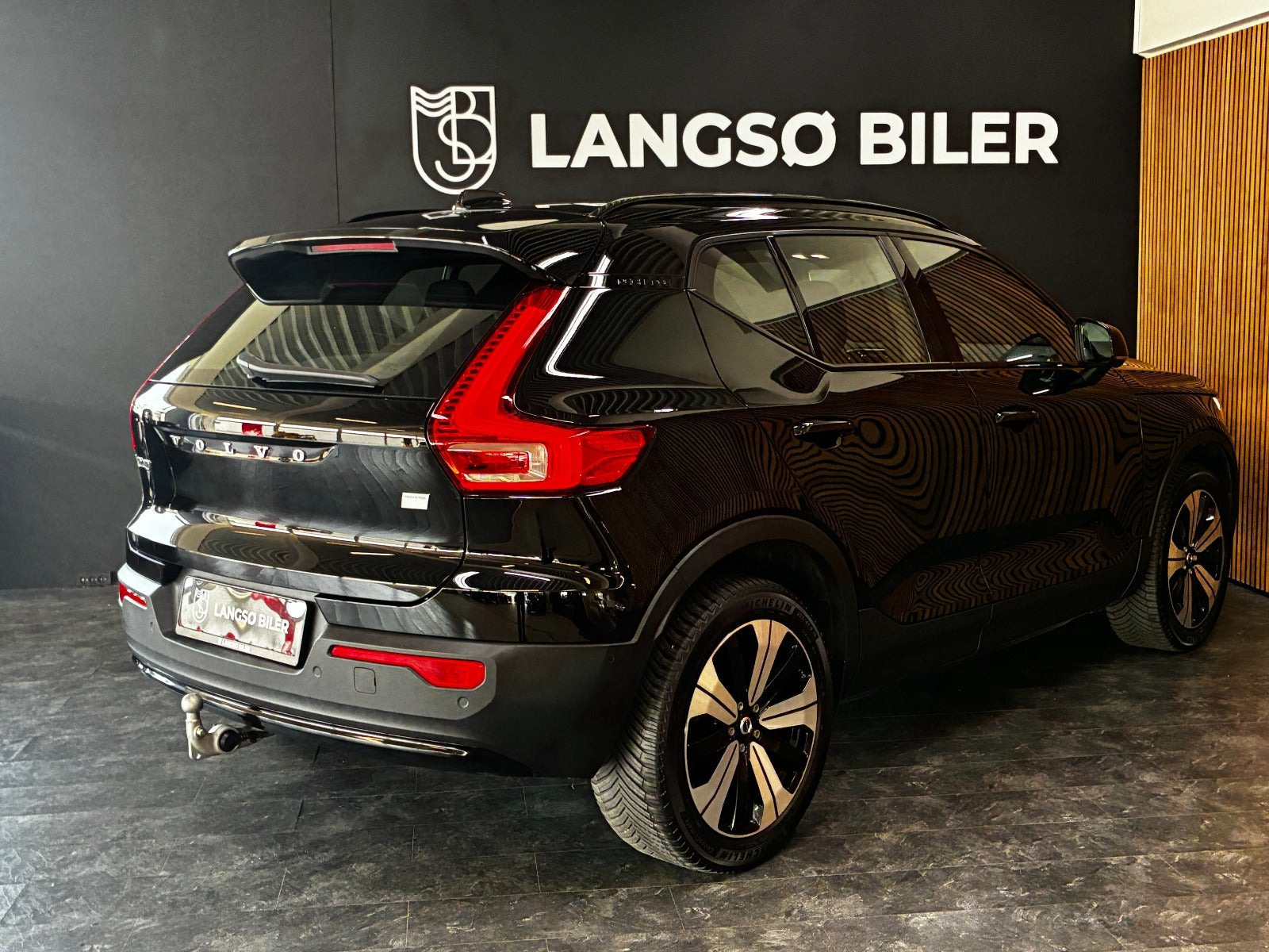 Sort Volvo XC40 fra 2023