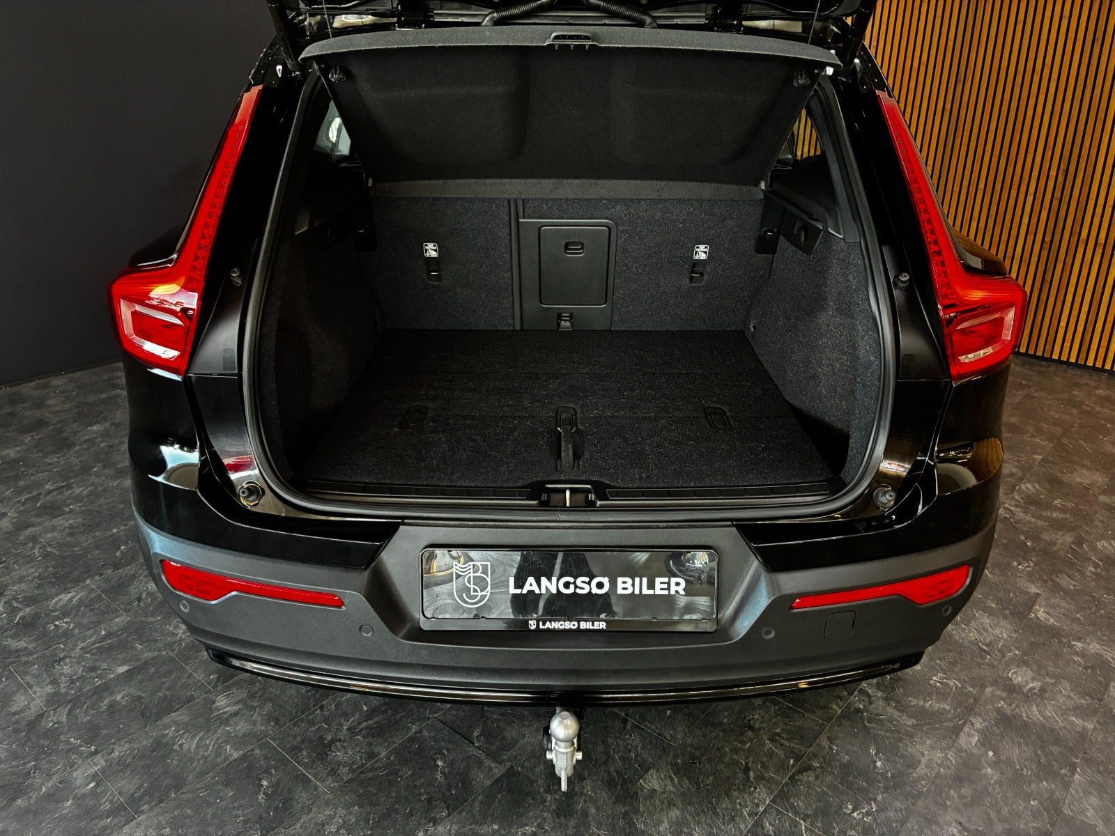 Sort Volvo XC40 fra 2023