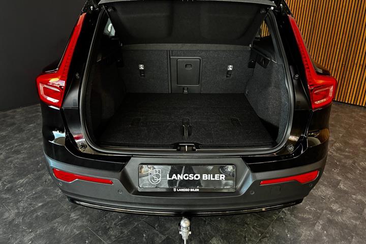 Sort Volvo XC40 fra 2023