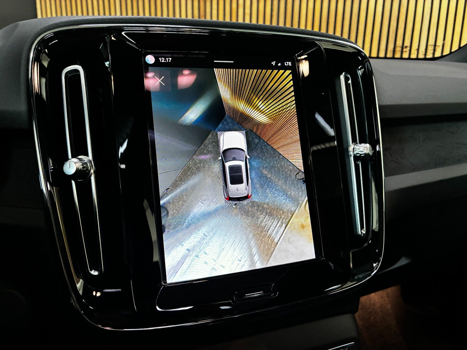 Sort Volvo XC40 fra 2023