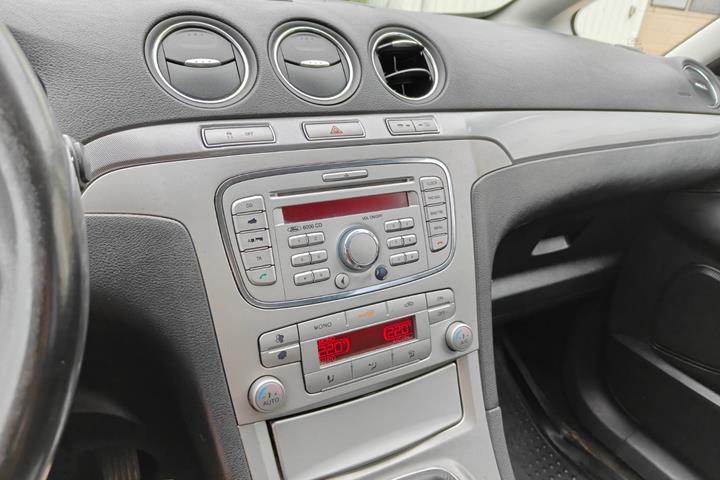 Gul Ford S-MAX fra 2007