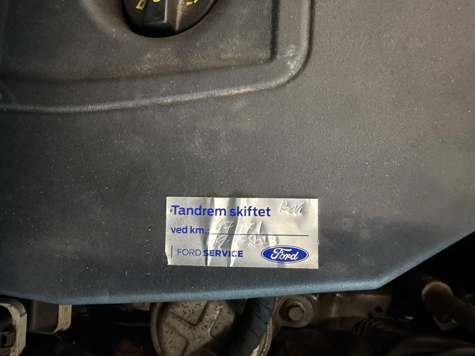 Grå Ford Galaxy fra 2017