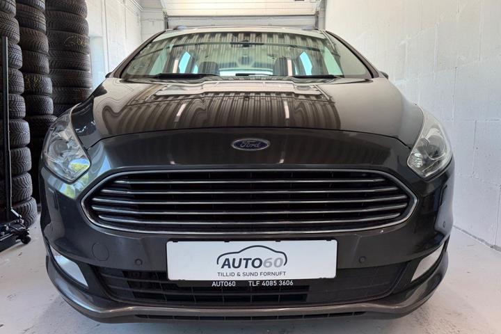Grå Ford Galaxy fra 2017