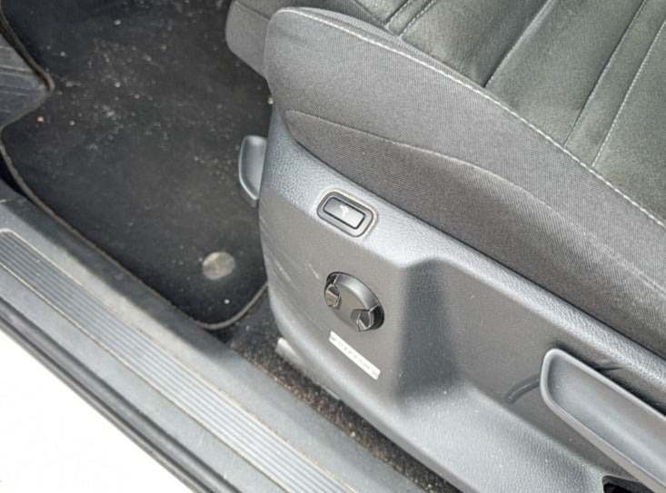 Hvid VW Touran fra 2016