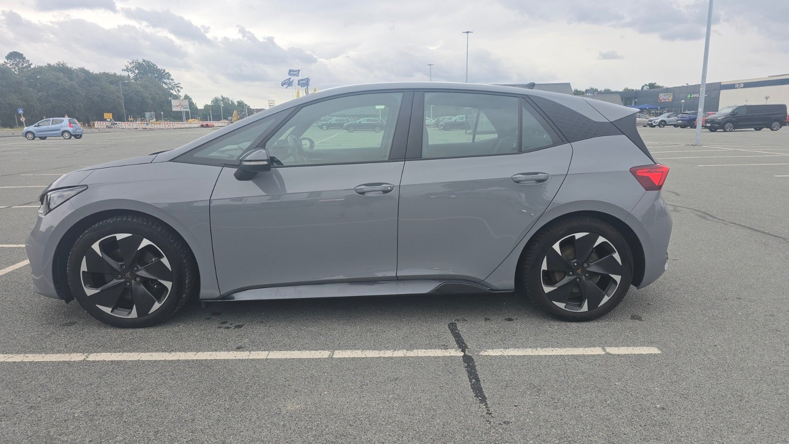 Grå Cupra Born fra 2022