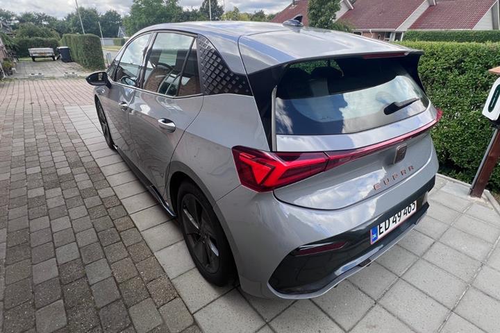 Grå Cupra Born fra 2022