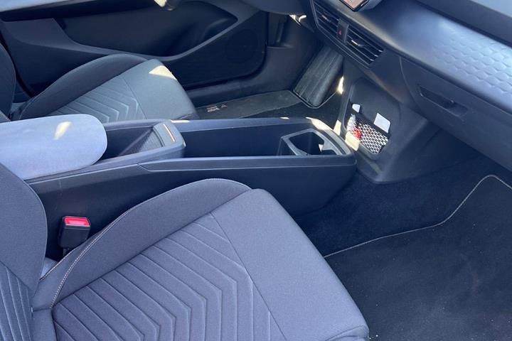 Grå Cupra Born fra 2022