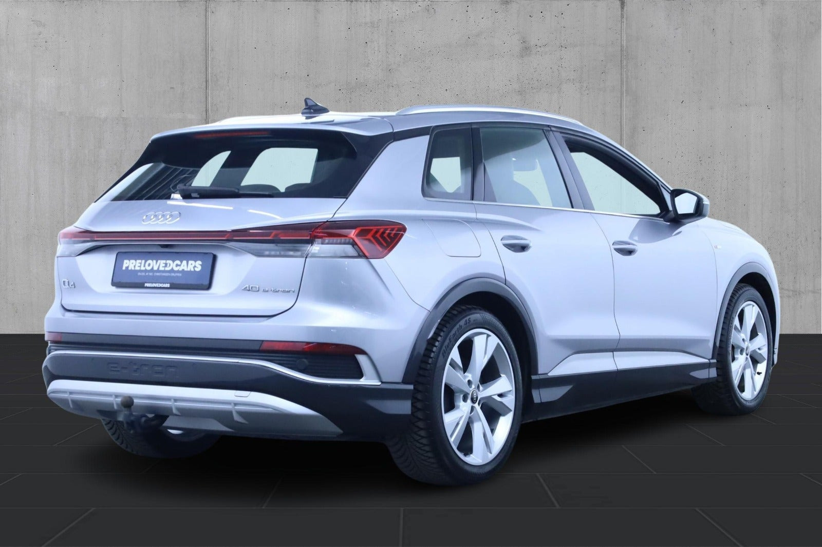 Sølv Audi Q4 e-tron fra 2021