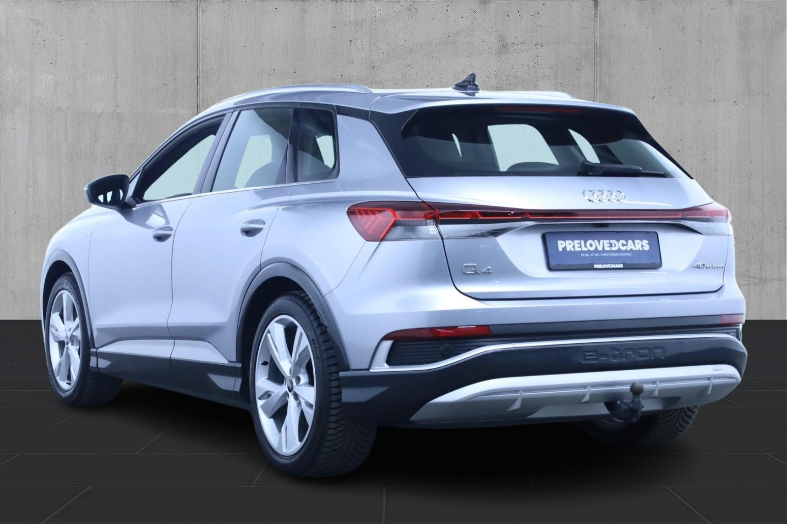 Sølv Audi Q4 e-tron fra 2021