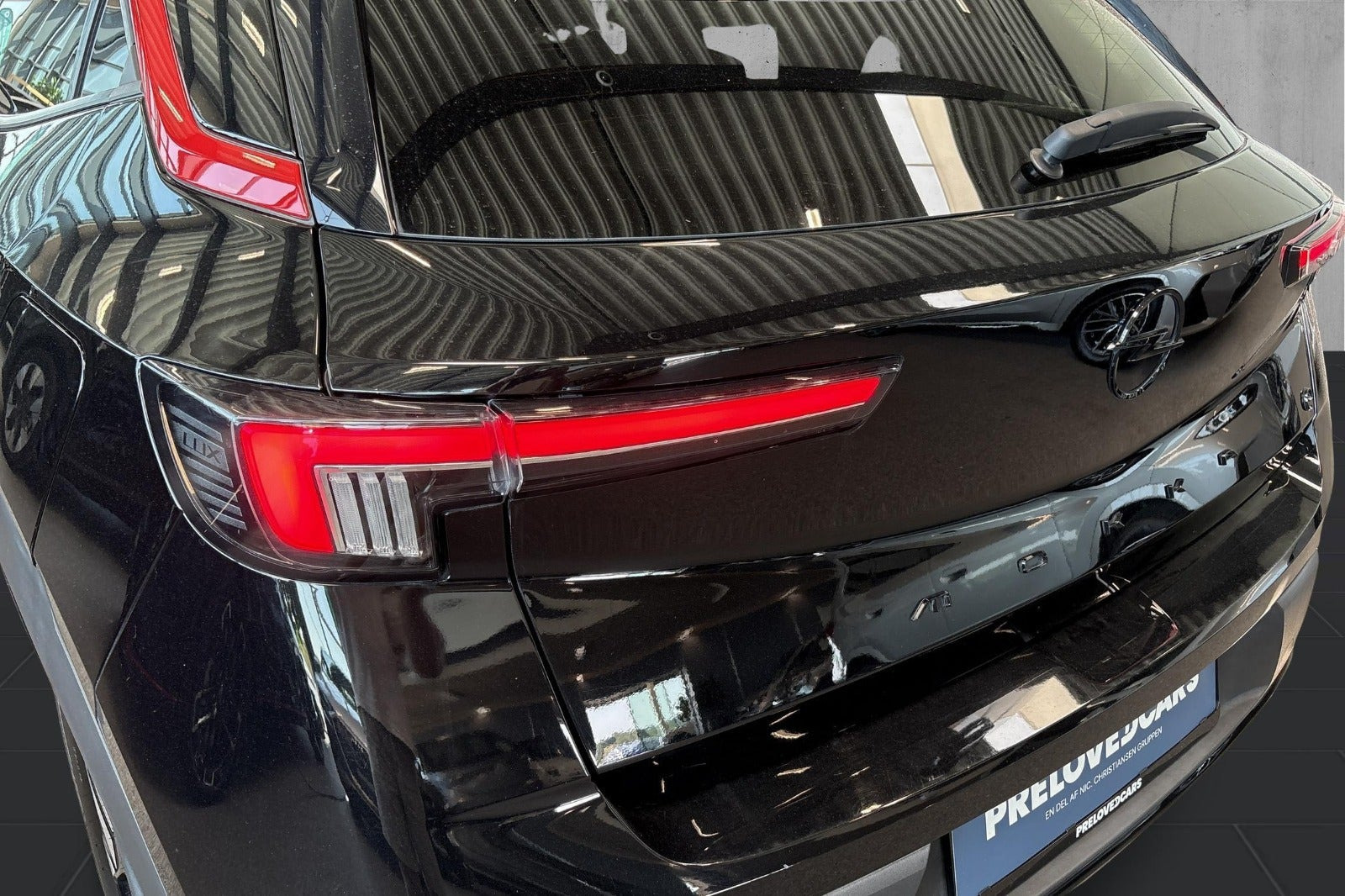 Sort Opel Mokka-e fra 2022