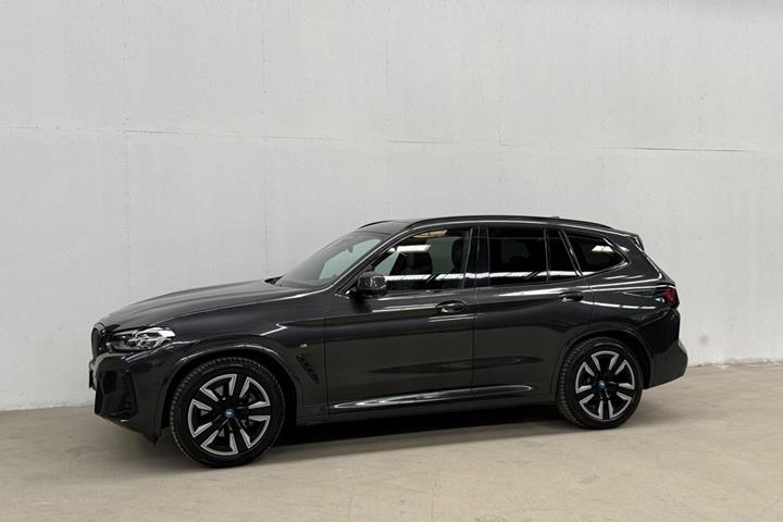 Sort BMW iX3 fra 2022