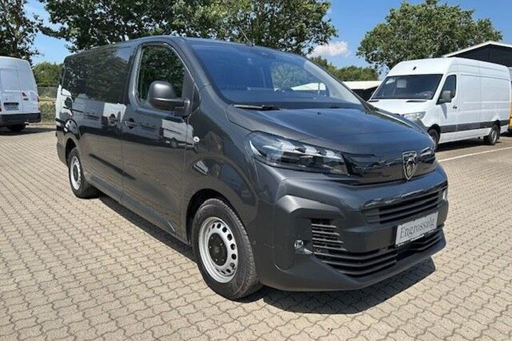 Grå Peugeot Expert fra 2024