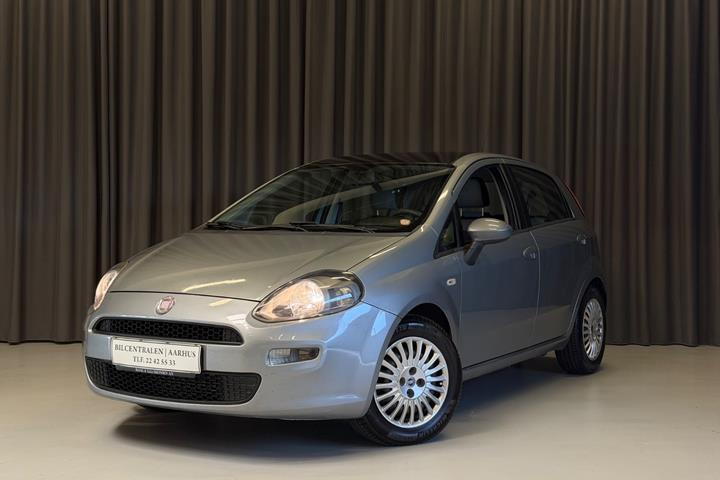 Grå Fiat Punto fra 2012