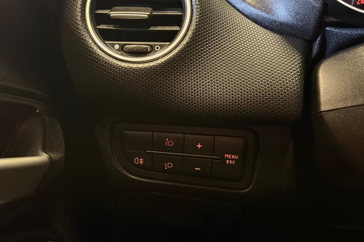 Grå Fiat Punto fra 2012