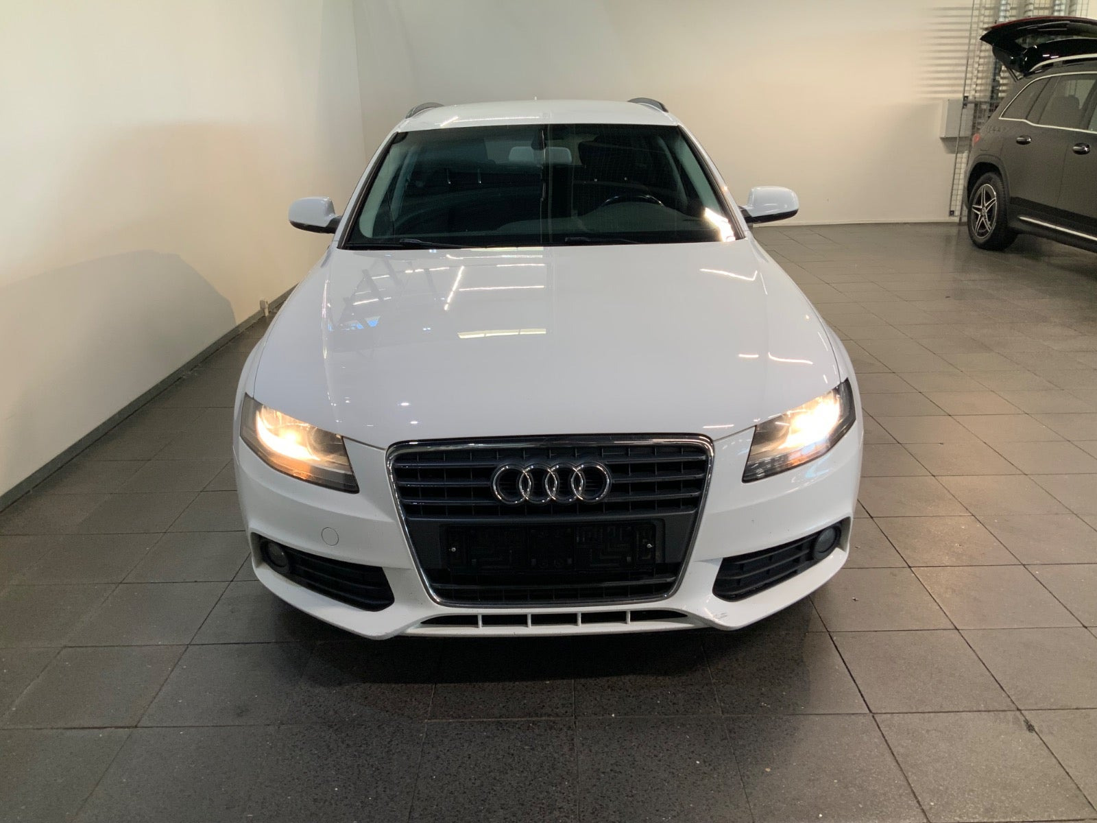 Hvid Audi A4 fra 2011