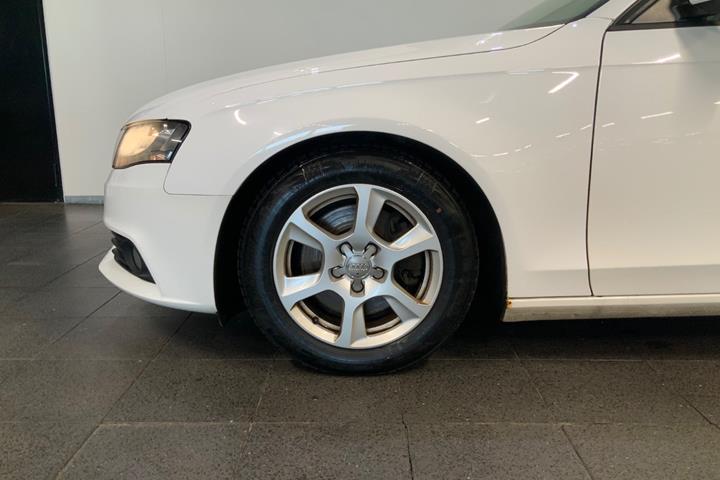 Hvid Audi A4 fra 2011
