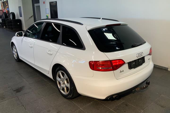Hvid Audi A4 fra 2011