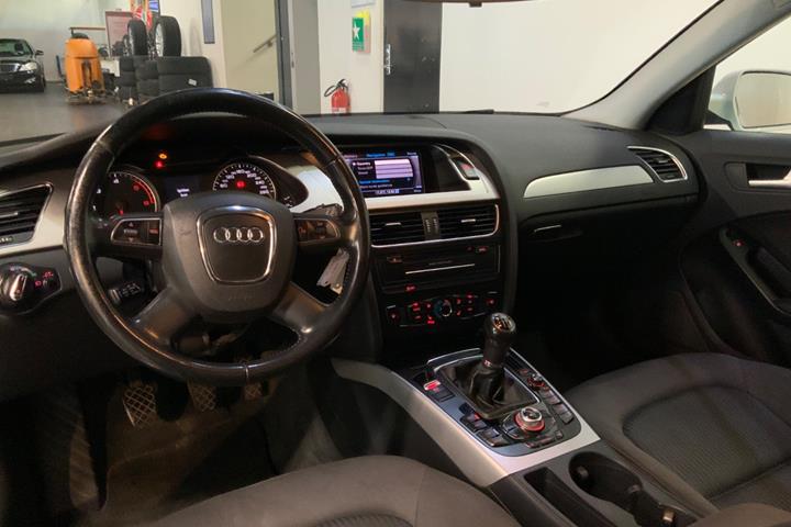 Hvid Audi A4 fra 2011