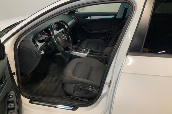 Hvid Audi A4 fra 2011