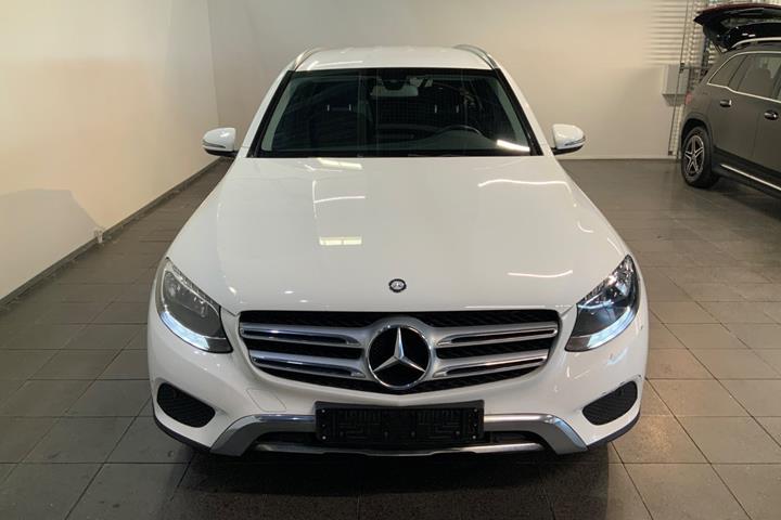 Hvid Mercedes GLC220 d fra 2017