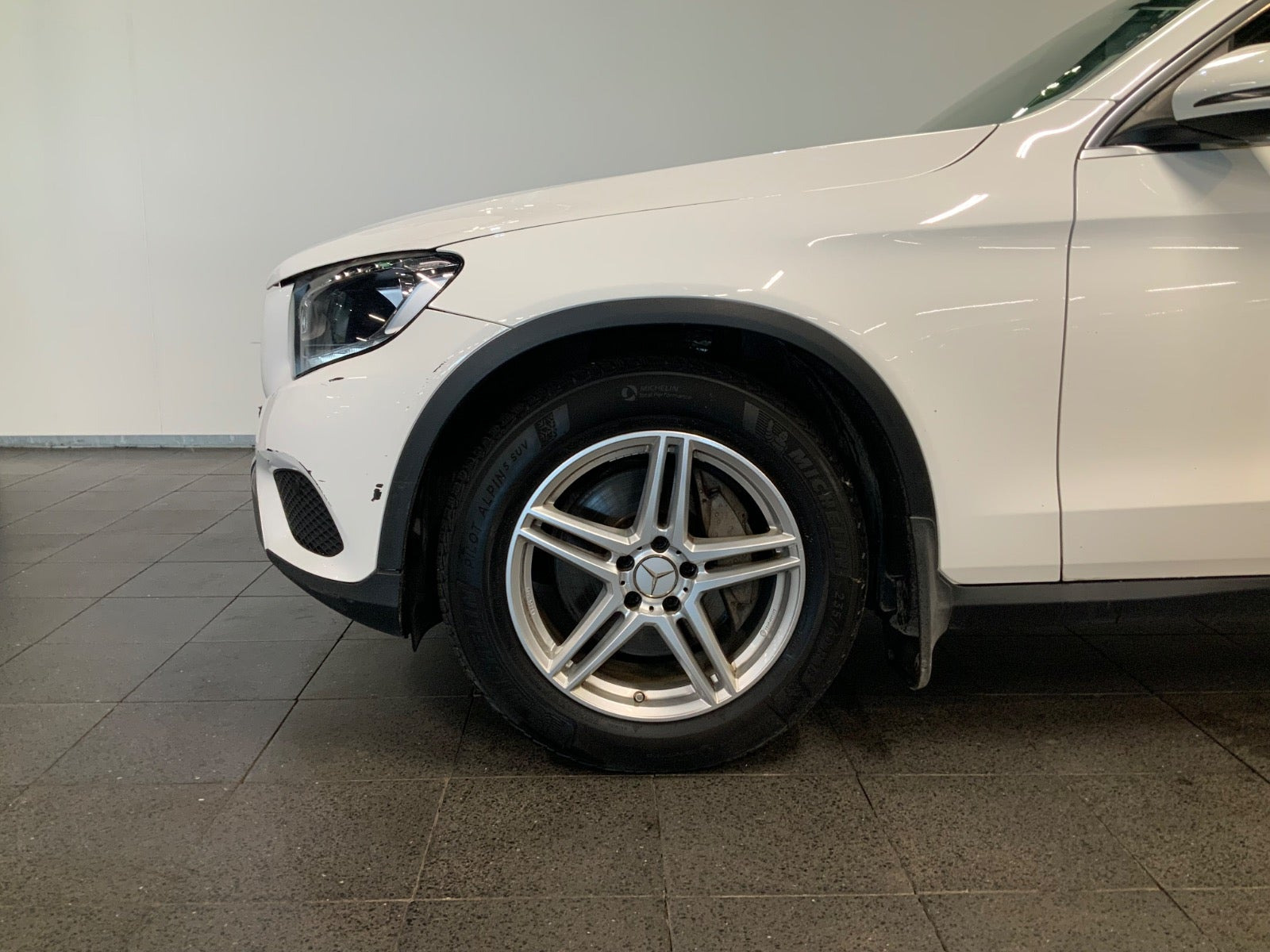 Hvid Mercedes GLC220 d fra 2017