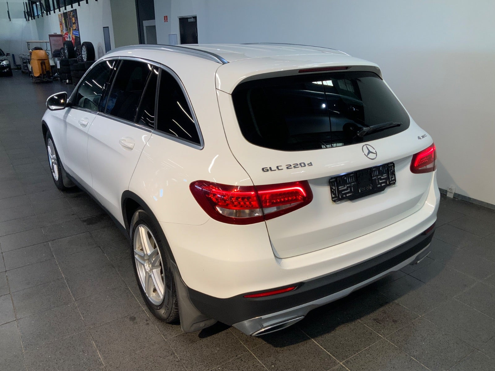 Hvid Mercedes GLC220 d fra 2017
