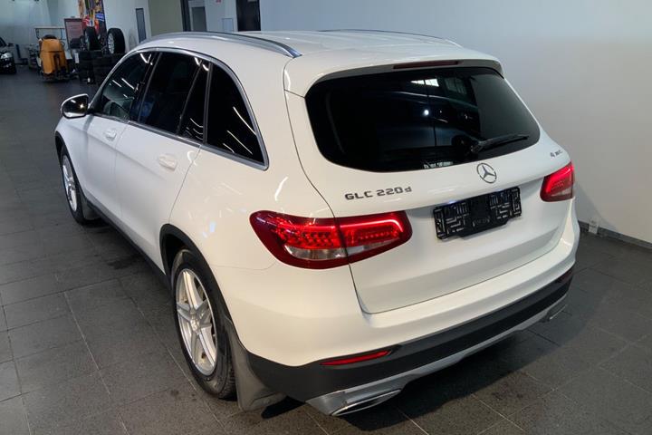 Hvid Mercedes GLC220 d fra 2017