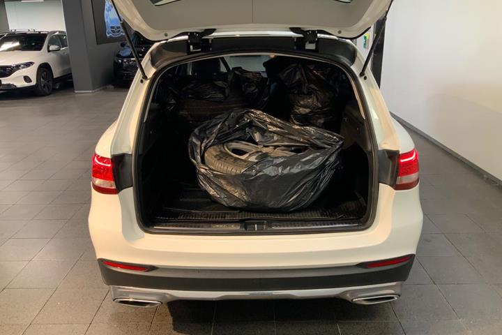 Hvid Mercedes GLC220 d fra 2017