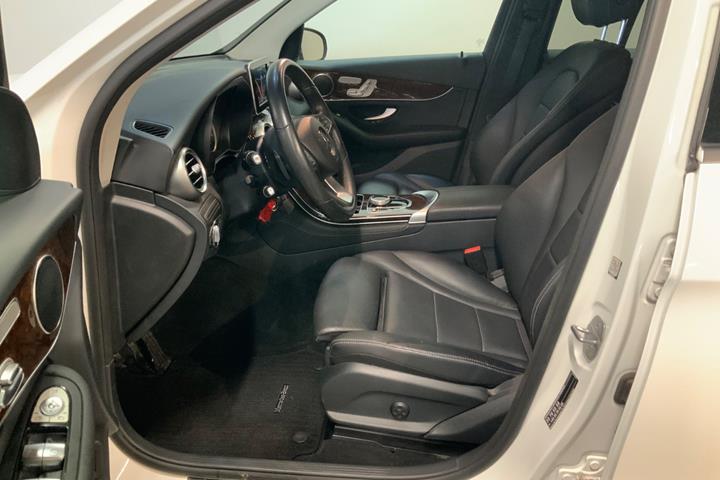 Hvid Mercedes GLC220 d fra 2017