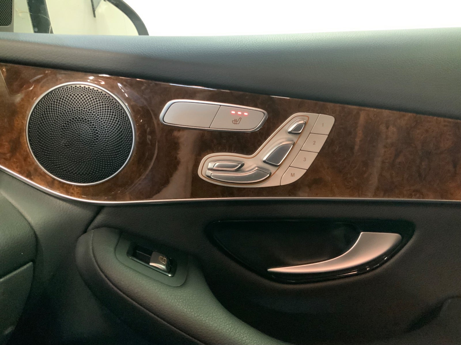 Hvid Mercedes GLC220 d fra 2017