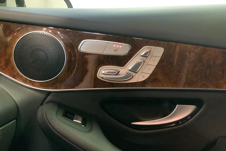 Hvid Mercedes GLC220 d fra 2017