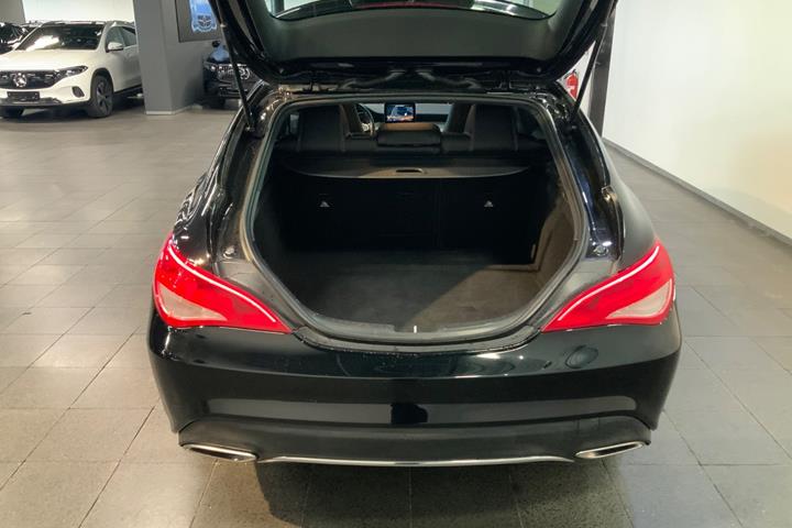 Sort Mercedes CLA200 d fra 2018